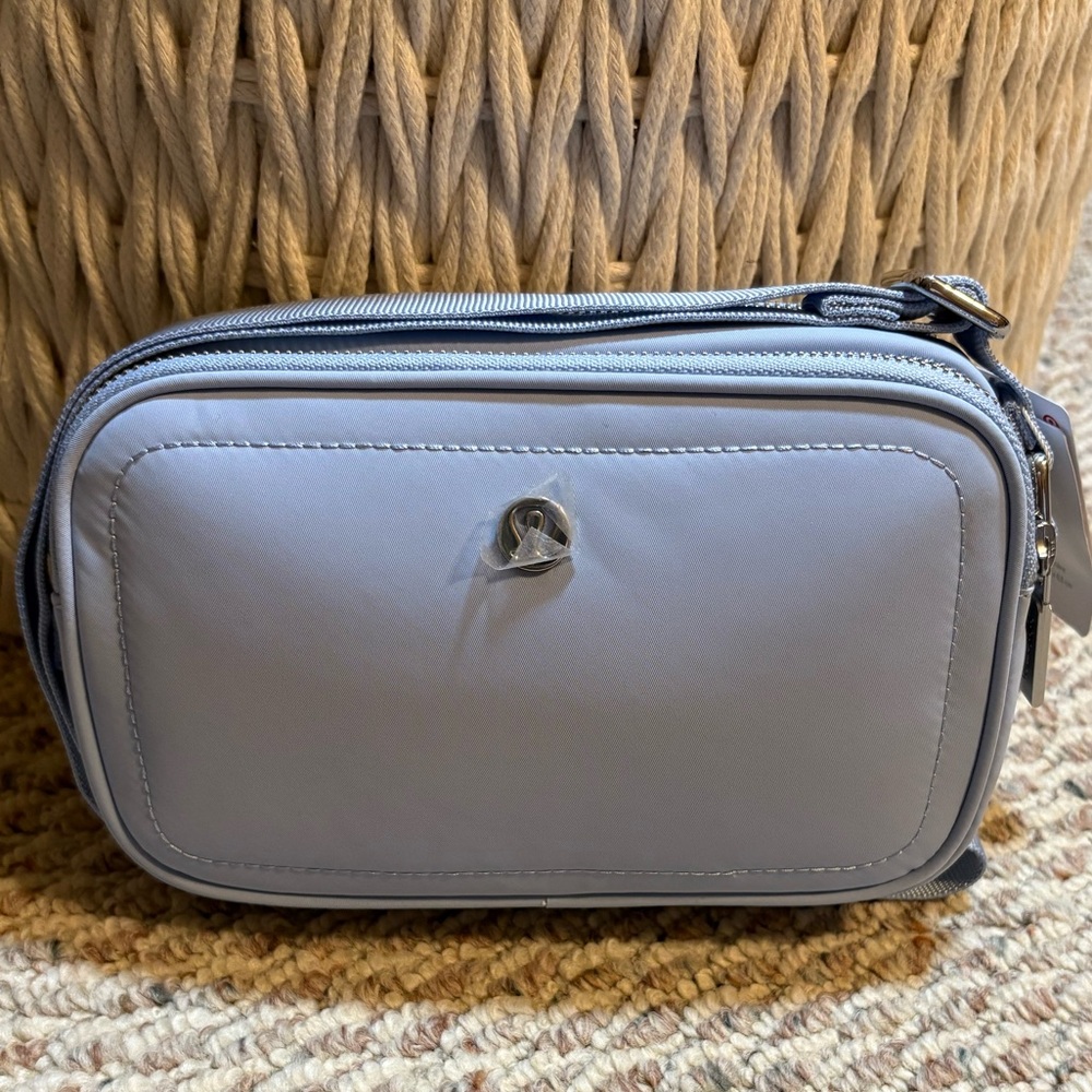 Lululemon Athletica Blue Linen Crossbody Camera Bag